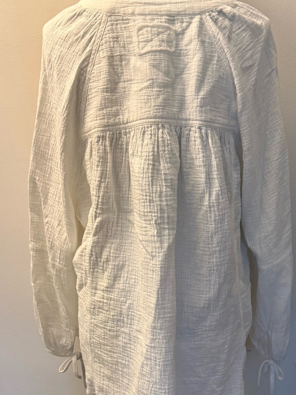 Aerie White Gauze Oversized Women’s Button Up Long Sleeve Shirt With Raw Hem XS - Picture 3 of 9